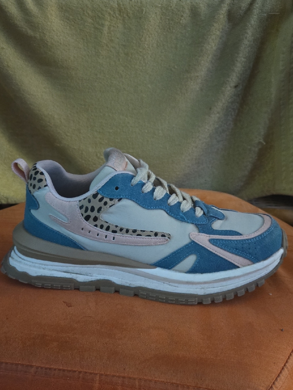 Blowfish Womens 8 Casual Chunky Sneaker in Blue, Pink & Cream